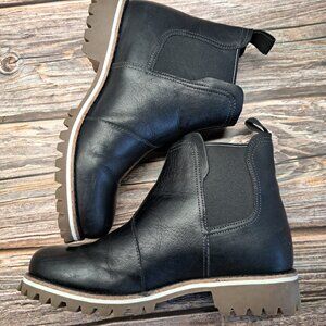 Chaco fields chelsea waterproof boot in black leather womens;s size 8 great arch